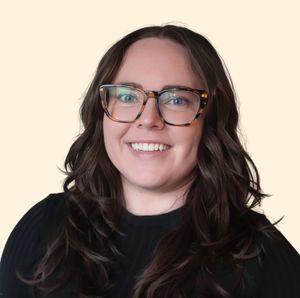Rachel Desrosiers, Therapist