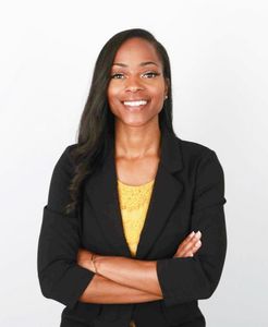 Shantel Hayes, Therapist