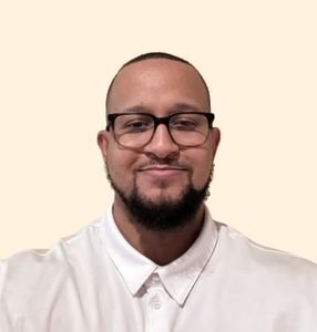 Julian Miller, Therapist