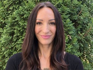 Ann Born, Therapist