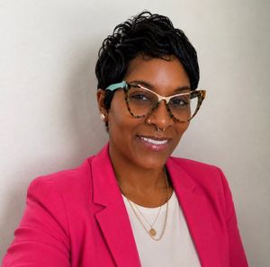 Shemica Outlaw, Therapist