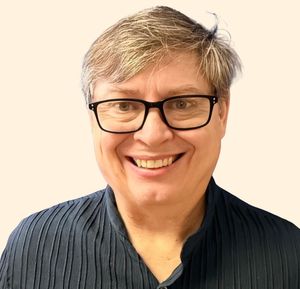 Mr. William Lindsey, Therapist