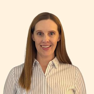 Lindsey Hall, Therapist