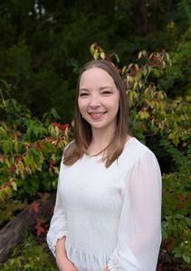 Kayla Castelow, Therapist