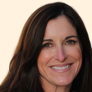 Emma Tecca, Therapist