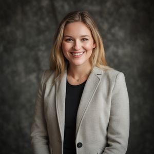 Maddie Berry, Therapist