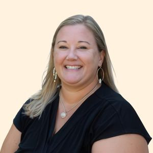 Christine Ostertag, Therapist