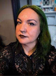 Laura Simmons, Therapist