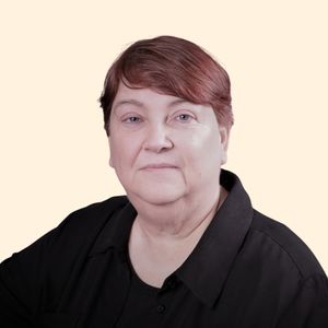 Lisa Dawson, Therapist