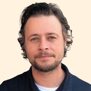Nicklaus Wenzel, Therapist