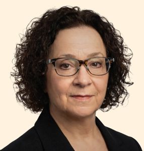 Michele Viehl, Therapist