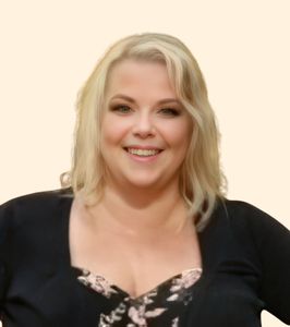 Alicia Watt, Therapist