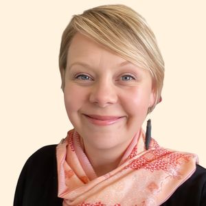 Genevieve Morris, Therapist