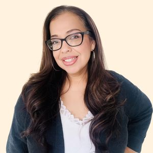 Sonia Mayren, Therapist