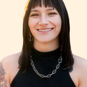 Kelly Dipietro, Therapist