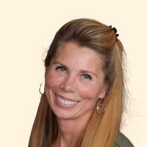 Deborah Edsall, Therapist