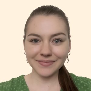 Lauren Dumka, Therapist