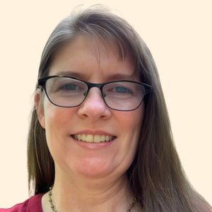 Carol Lucas, Therapist