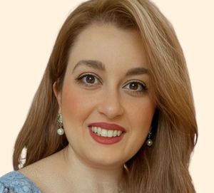 Deena Esmeirat, Therapist