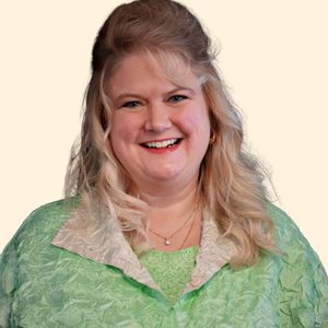 Shawna Tully, Therapist