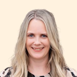 Kristin O'Connor, Therapist