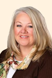 Laura Pugsley, Therapist