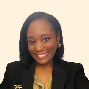 Tara Martin, Therapist