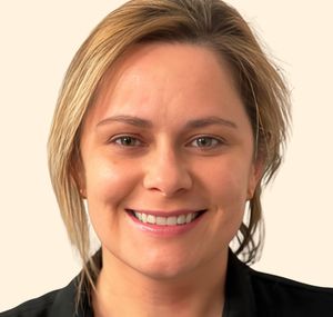 Lezlee Betts, Therapist
