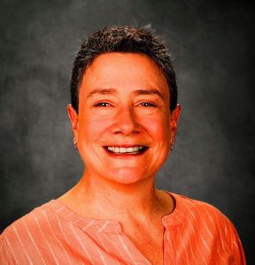Carolyn Phillips, Therapist