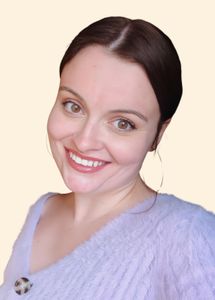 Taylor Carroll, Therapist
