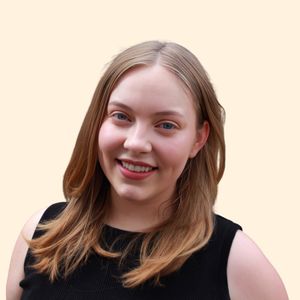 Taylor Edwards, Therapist
