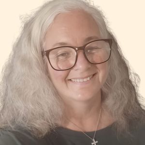 Tammy Davis, Therapist