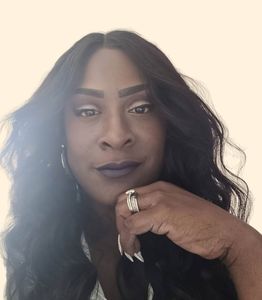 Lela Hernandez, Therapist