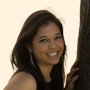 Danielle Sumida, Therapist