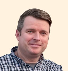 Javen Owens, Therapist