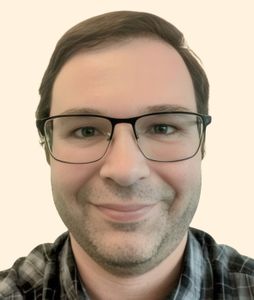 Daniel Golat, Therapist