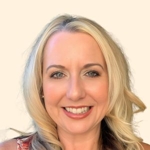 Julia Martinez, Therapist