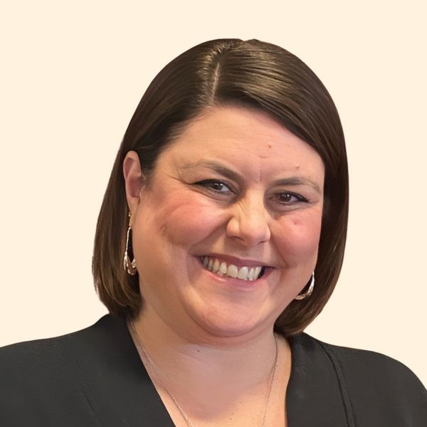 Lisa Raubolt, Therapist