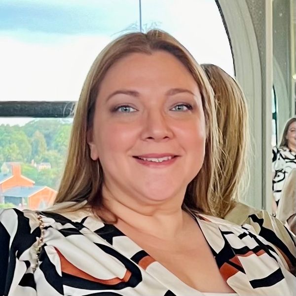 Laura Woods, Therapist