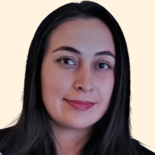 Adriana Angulo, Therapist