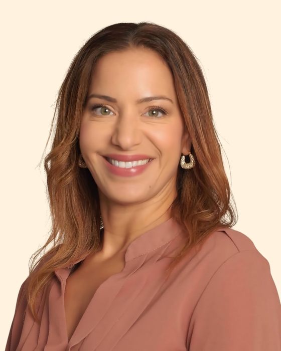 Georgia Castro, Therapist