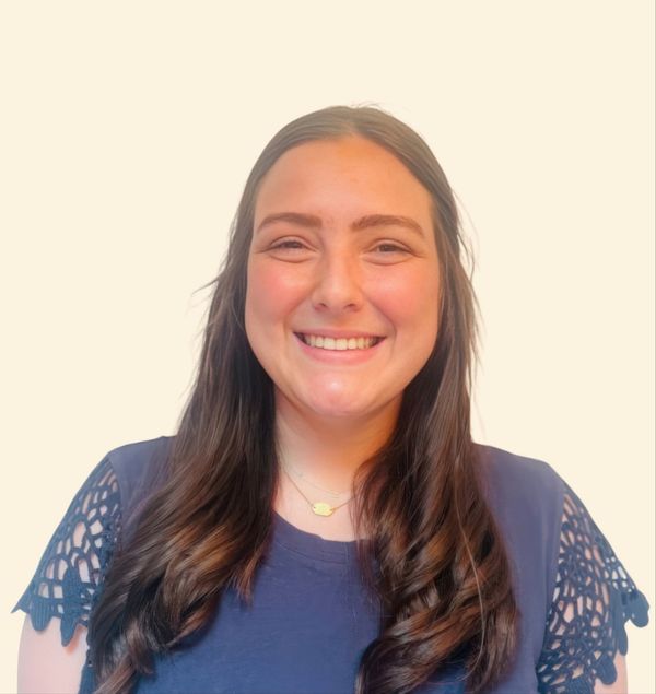 Erin Kelly, Therapist