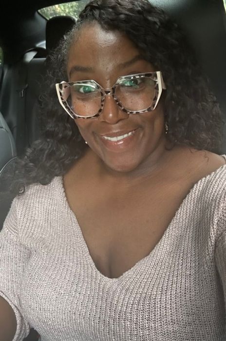 Tawana Nicole Hayes-Newton, Therapist