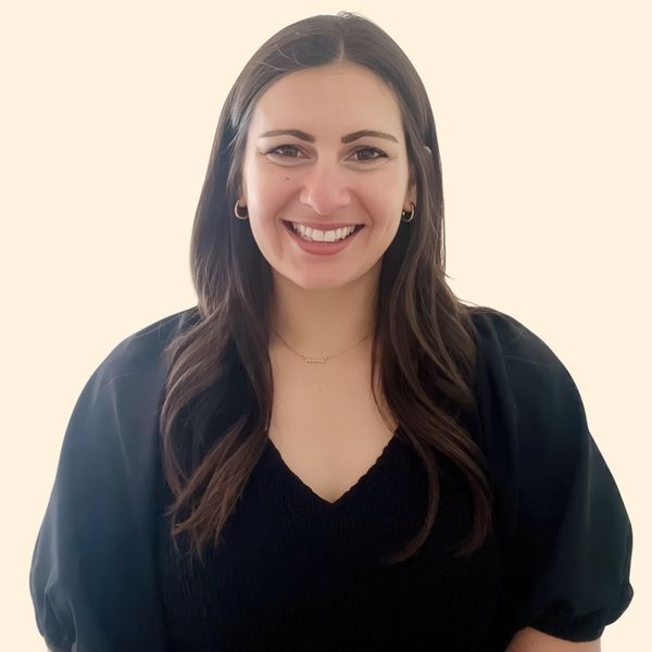 Stephanie English, Therapist