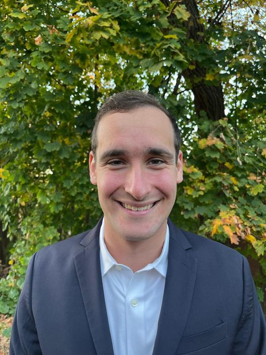 Aaron Purow, Therapist