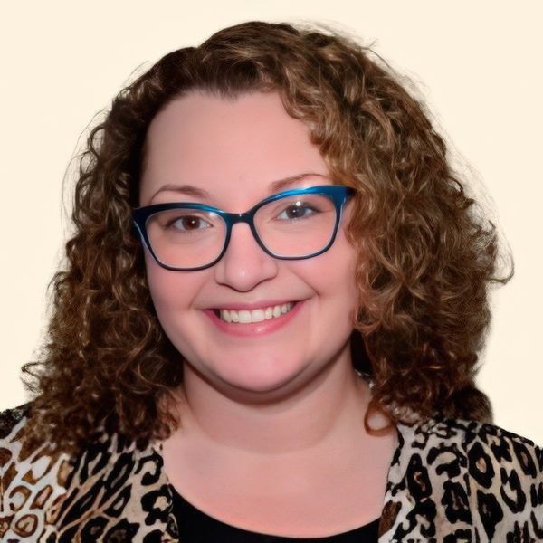 Jen Pelkey, Therapist