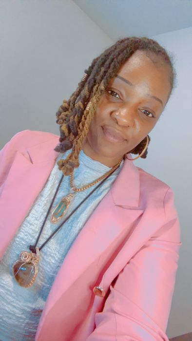 Saquia McNeil, Therapist