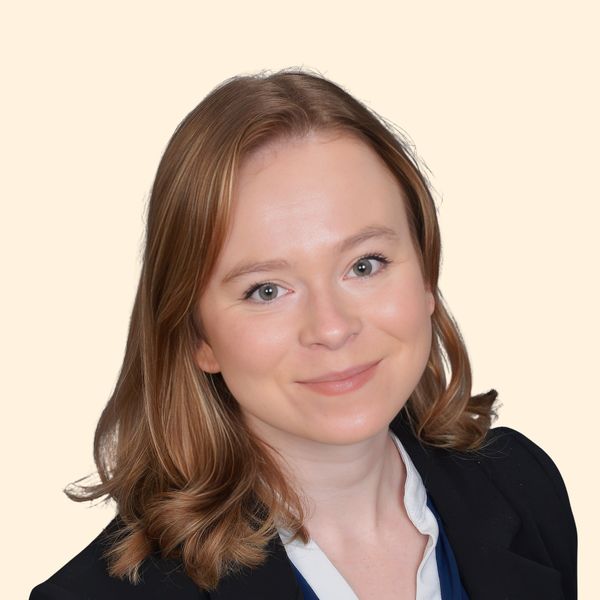 Jasmine Dearborn, Therapist