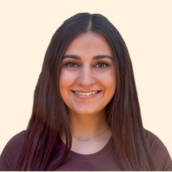 Mia Antczak, Therapist