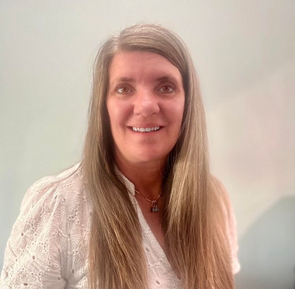 Bonnie Taggart, Therapist
